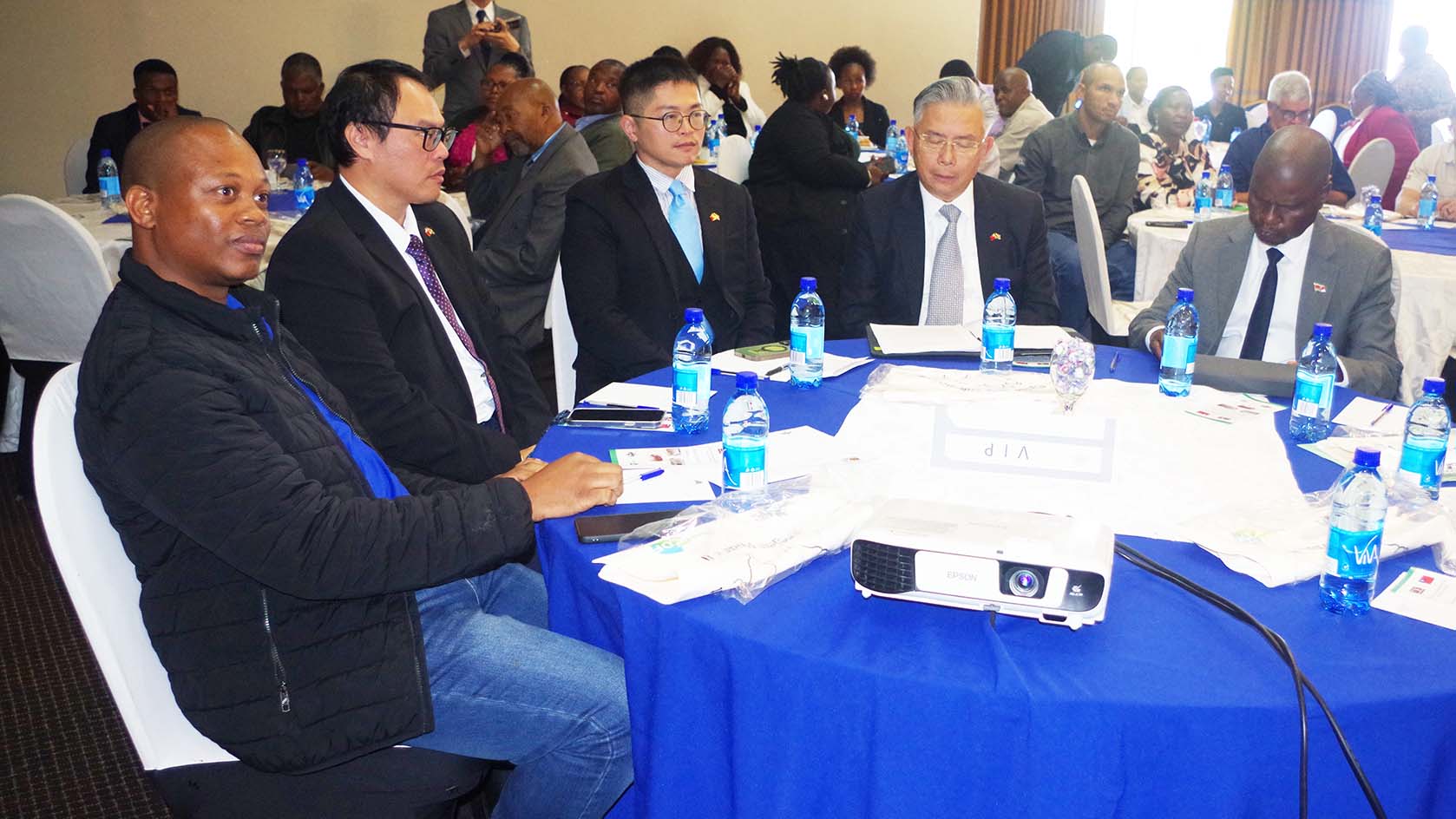 A section of officials, including the Ambassador of Taiwan to Eswatini Jeremy Liang and  Minister Mandla Tshawuka (R).